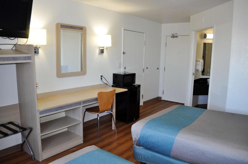 Quadruple Room - Smoking interior